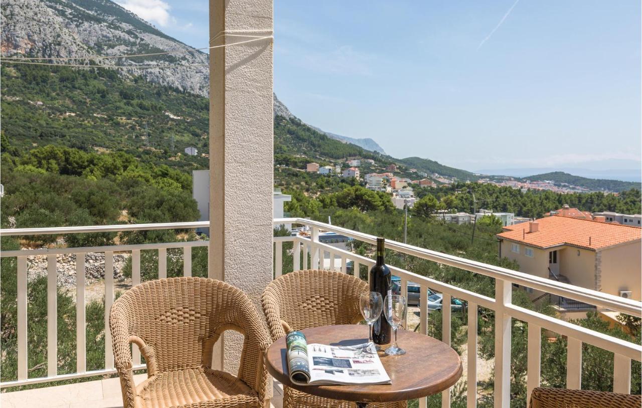 Cozy Apartment In Makarska With Kitchen 外观 照片
