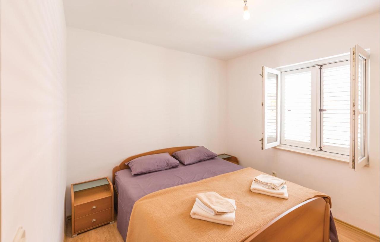 Cozy Apartment In Makarska With Kitchen 外观 照片