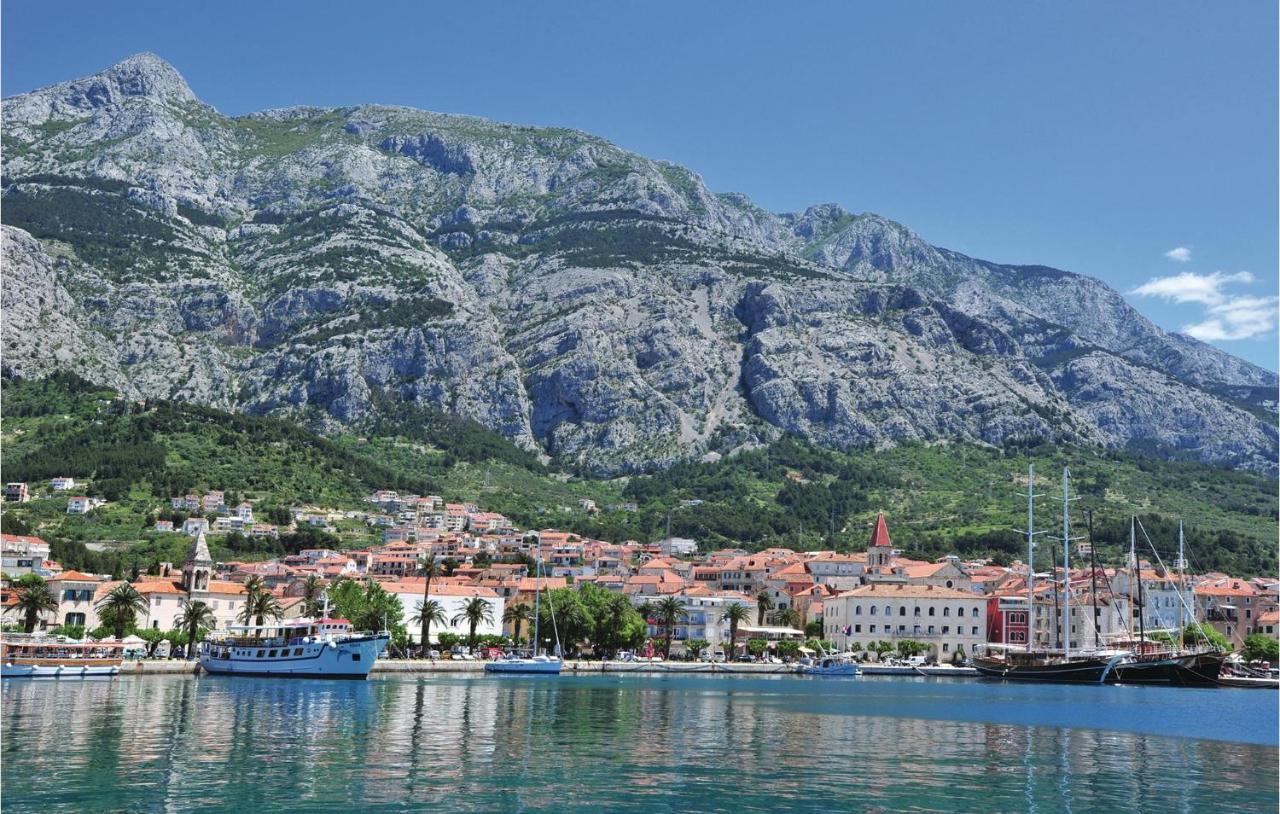 Cozy Apartment In Makarska With Kitchen 外观 照片