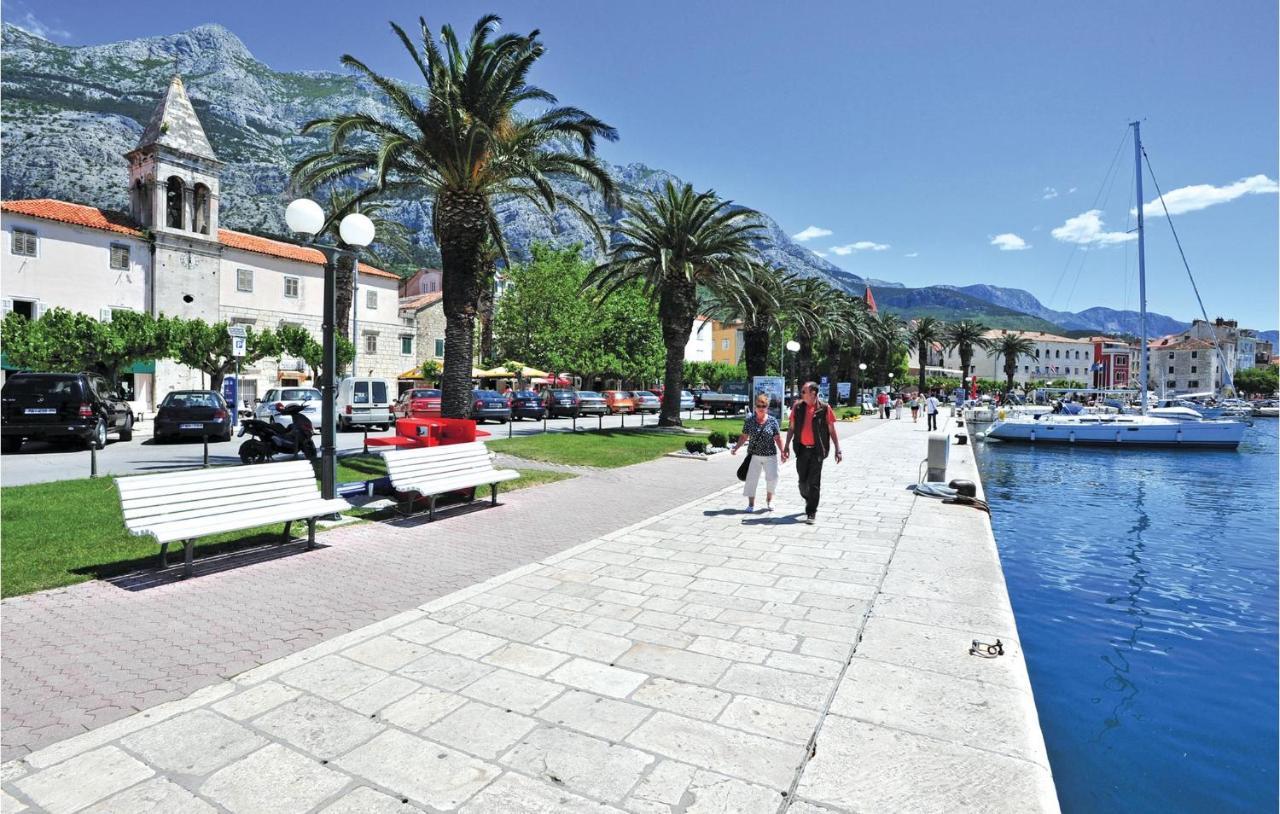 Cozy Apartment In Makarska With Kitchen 外观 照片