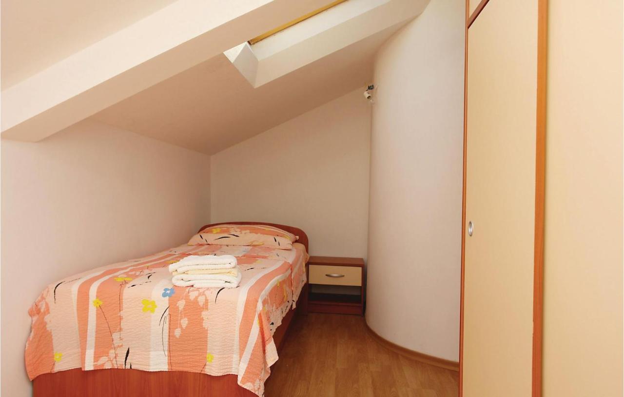 Cozy Apartment In Makarska With Kitchen 外观 照片